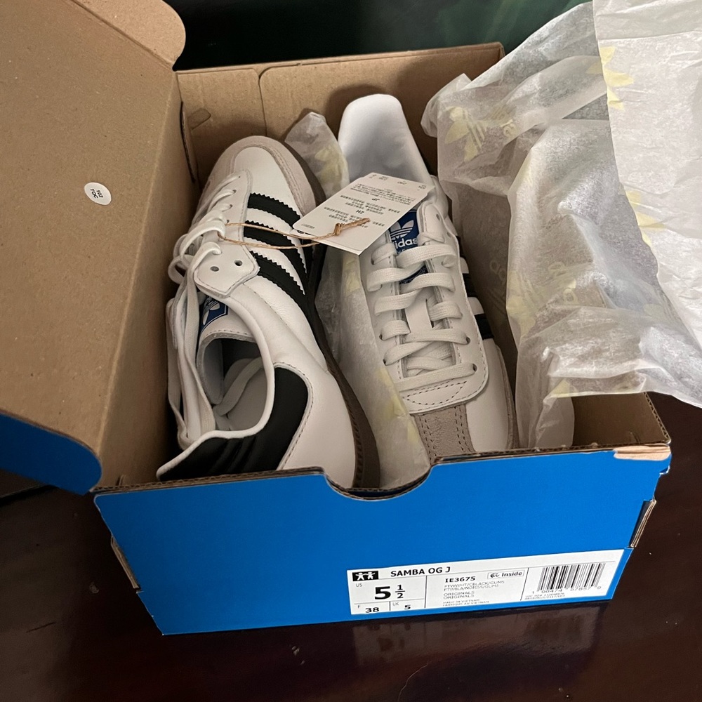 SOLD Adidas Samba OG Cloud kids 5.5 women’s 6.5 brand new, didn’t fit!